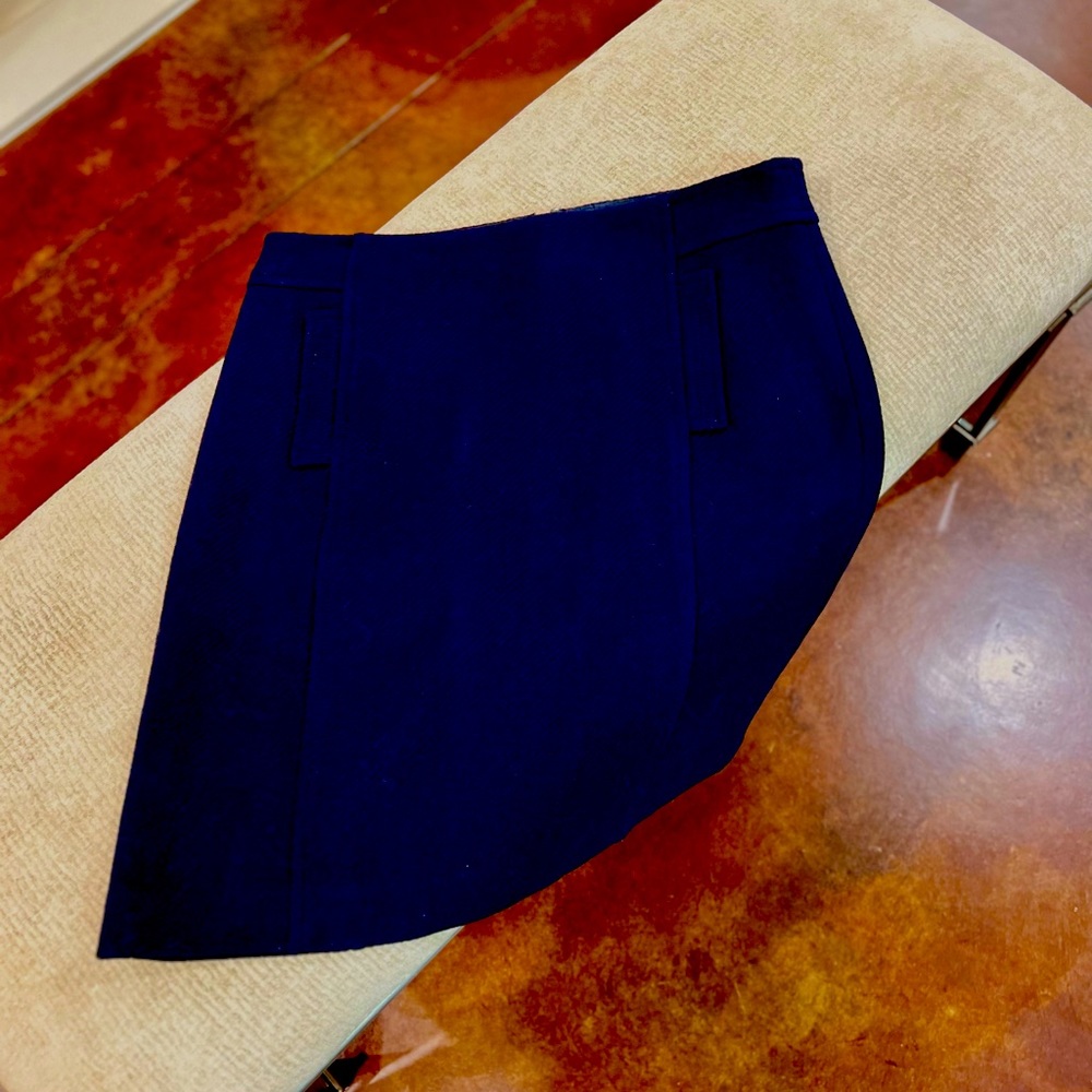 Women’s navy skirt size 8